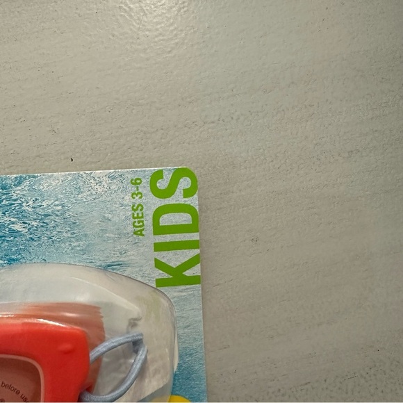 Speedo Sunny Vibes Goggle Features Sunglass Style Anti-Fog Kids Ages 3-6 NWT - Picture 3 of 6